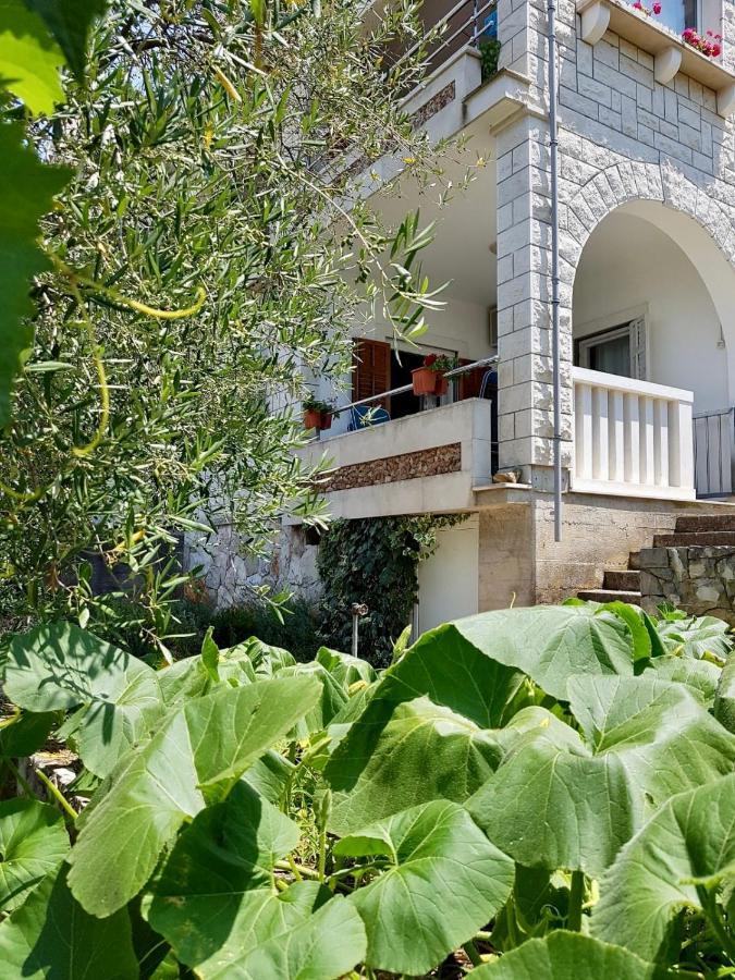 Apartmani Luka Zrnovo Dış mekan fotoğraf