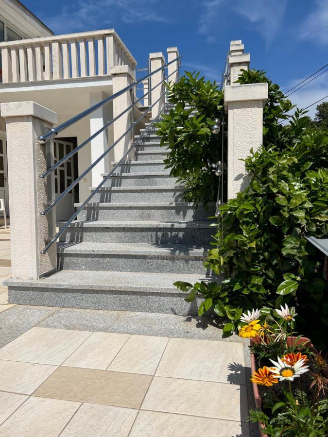 Apartmani Luka Zrnovo Dış mekan fotoğraf